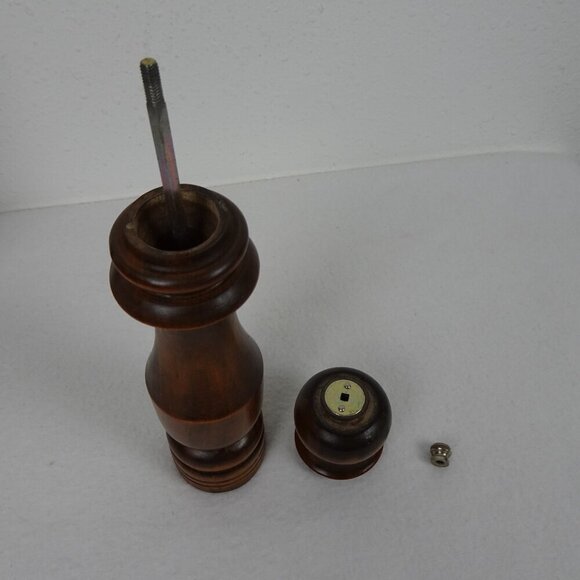 Woodcrest By Styson Wooden Salt Shaker Pepper Grinder 10 Inches MCM Vintage - Picture 12 of 16
